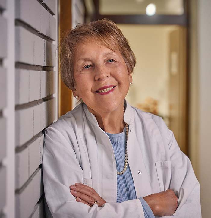DR. MARGOT BAAR-SCHERER