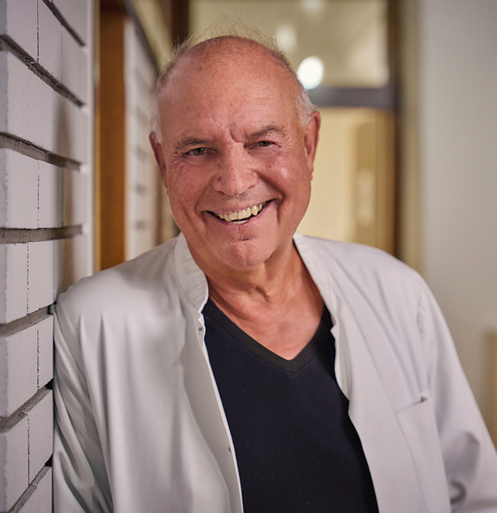 DR. WOLFGANG FRIMMEL